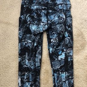 LULULEMON Cropped Capri Pants Women Size 6 - NEW without tags